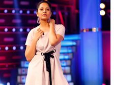 మళ్లీ మోడ్రన్ అమ్మాయిలా మారిపోయిన జబర్దస్త్ యాంకర్ అనసూయ.. 