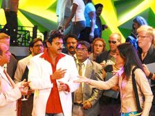 ఈ చిట్కాలను పాటించండి.. ఆఫీసులో అందరితో ఫ్రీగా మాట్లాడండి..