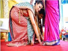 పెద్దవారి పాదాలకు నమస్కరిస్తే కలిగే లాభాలేంటో తెలుసా?