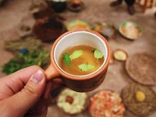 కరోనావైరస్ నుండి మిమ్మల్ని సురక్షితంగా ఉంచడానికి చైనీస్ తాగే మూలికా సూప్ ఇది!