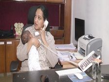 కరోనాపై పోరులో చంటిబిడ్డతోనే విధులు నిర్వర్తిస్తున్న ఆ ఐఏఎస్ ఆఫీసర్ కు హ్యాట్సాఫ్...