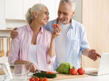  వృద్ధులలో రోగనిరోధక శక్తిని పెంచే ఆహారాలు ఉన్నాయి