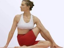 వక్రాసన ప్రయోజనాలు: రక్తంలో చక్కెర స్థాయిలను తగ్గించడానికి, మీ కడుపు మరియు తొడలను టోన్ చేయడాlr