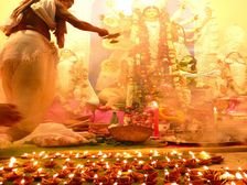 నవరాత్రులు 2020 : ఆయుధ పూజకు ఎందుకంత ప్రాధాన్యత ఉందో తెలుసా...! 