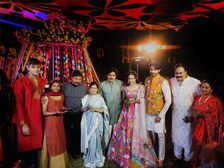#NisChay Wedding : నిహారిక పెళ్లిలో కలర్ ఫుల్ డ్రస్సులతో కనువిందు చేసిన మెగా ఫ్యామిలీ మెంబర్స్...