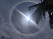 Sun Halo: ఆకాశంలో అద్భుతం.. సూర్యుని చుట్టూ ఏం కనిపించిదో తెలుసా... 