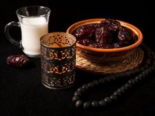 ఖర్జూరాలను పాలతో తీసుకుంటే ఆరోగ్యానికి చాలా ప్రయోజనాలు ఉన్నాయి