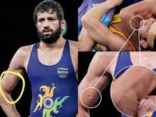 Ravi Dahiya: రెజ్లింగ్ హీరో రవి రింగులో కామ్ గా పని కానిచ్చేస్తాడు.. ఏ మాత్రం ఎమోషన్స్ కనబడనివ్వడు...