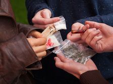 డ్రగ్స్ కేసులో షారూఖ్ కుమారుడు ఆర్యన్ ఖాన్ అరెస్ట్ .. దాని వాడకం వల్ల ఆరోగ్య సమస్యలు ..