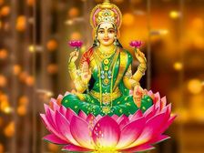 శుక్రవారాల్లో ఇలా చేస్తే లక్ష్మీదేవి అనుగ్రహంతో పేదరికం తొలగిపోయి ఐశ్వర్యం పెరుగుతుంది.