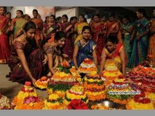 Bathukamma 2022: బతుకమ్మ సంబురం.. ఏ రోజు ఏ నైవేద్యం పెట్టాలో తెలుసా?