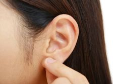 Ear Massage Benefits: చెవులను ఇలా మసాజ్ చేశారంటే ఒత్తిడి పోవడంతో పాటు ఇంకా ఎన్నో లాభాలు