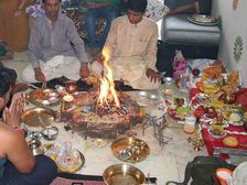 వాస్తు శాంతి పూజ ఎందుకు చేయాలి? దాని ప్రాముఖ్యత ఏమిటి, పూజల వల్ల కలిగే ప్రయోజనం ఏమిటి?