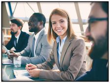 పనిచేసే చోట వెన్నుపోటు పొడవాలనుకునే వాళ్లు ఉంటారు, వారిని ఇలా హ్యాండిల్ చేయండి