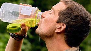 Drinking Urine To Survive: శిథిలాల కింద 101 గంటలు, దాహార్తికి తాళలేక మూత్రాన్ని తాగిన యువకుడు, మూత్రం తాగితే ఏ