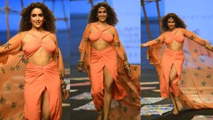 Lakme Fashion Week 2023: వావ్.. లాక్మే ఫ్యాషన్ ఈవెంట్‌కు రొమాంటిక్ టచ్ ఇచ్చిన సాన్య మల్హోత్రా