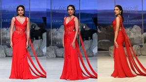 Lakme Fashion Week 2023: ఎరుపు రంగు దుస్తుల్లో ఎరుపెక్కిన అందంతో శోభితా ధూళిపాల