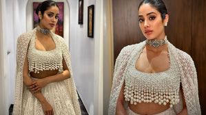 Janhvi Kapoor: ముత్యాల లెహంగాలో అందాల జాన్వీ, నెరజాణ ఫోజులతో సెగలు