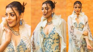 Kajal Aggarwal: రెచ్చిపోయి చూపించేస్తున్న కాజల్, క్లీవేజ్ షోతో రచ్చ రచ్చ