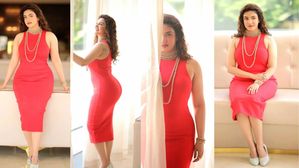 Honey Rose: హనీ రోజ్ అందాల కవ్వింత, ఆ ఫిగర్ చూస్తే మతి పోవాల్సిందే