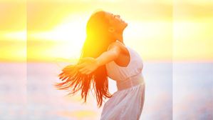 వేసవిలో బయటకెళ్తున్నారా ఇవి వెంటే ఉంచుకోండి, ఏంటో తెలుసా?