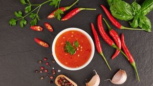 స్పైసీ ఫుడ్స్ తెగ తినేస్తున్నారా? ఈ సమస్యల గురించి తెలుసుకోండి, అలాగే..? 