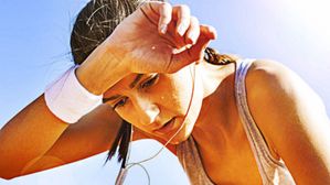 Heavy Sweat Tips: వేసవిలో విపరీతమైన చెమట వస్తోందా? ఈ ఆహారాలతో కంట్రోల్ చేయవచ్చు