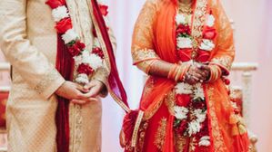 ఆషాఢమాసంలో నవదంపతులను ఎందుకు దూరం చేస్తారు, కలిస్తే ఏమవుతుంది?