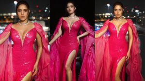 రెడ్ డ్రెస్సులో ఎరుపెక్కిన నుష్రత్ ఎద అందాలు.. ఈ బ్యూటీ అందానికి అంతా ఫిదా అవ్వాల్సిందే!