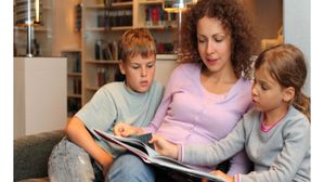 హాలిడేస్ తర్వాత పిల్లల్ని మళ్లీ స్కూళ్లకు ఎలా అలవాటు చేయాలా అని హైరానా పడుతున్నారా? 