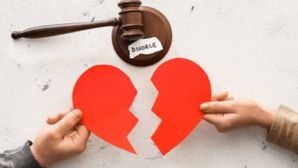 ఎంతో మందికి న్యాయం చేసి అన్యాయం అయిపోయిన లాయర్.. భార్య దెబ్బకు..