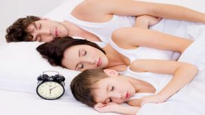 హలో కపుల్స్! పిల్లలతో పాటు పడుకుంటున్నారా? ఆ.. విషయంలో సమస్యలు తప్పవట