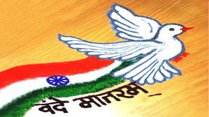  Independence Day: ఆఫీసు మరియు ఇంటిలో త్రివర్ణ రంగోలీతో స్వాతంత్ర్య వేడుకలను జరుపుకోండి, ఇక్కడ సులభమైన డిజైన్ 