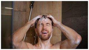 ఎక్కువ రోజులు తల స్నానం చేయకపోతే ఏమవుతుందో తెలుసా? రోజూ తలస్నానం చేయవచ్చా?