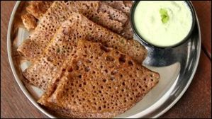 Ragi Dosa: చాలా సింపుల్ గా కమ్మని రుచితో నిముషాల్లో రాగిదోసె రెడీ..