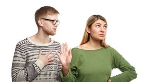 ఇటీవల మీ జీవిత భాగస్వామి యొక్క వైఖరి వారు మీపై ఫిర్యాదు చేస్తున్నారని అర్థం!