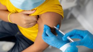 వామ్మో...వీడి మనిషేనా ఏకంగా 217 కోవిడ్ వ్యాక్సిన్లు వేయించుకున్నాడు..ఆ తర్వాత ఏం జరిగిందో తెలుసా?