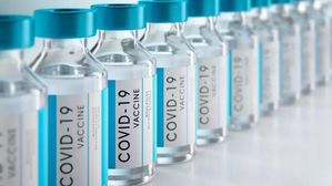 Side Effects of Covidshield : కోవిడ్ షీల్డ్ వ్యాక్సిన్ తీసుకుంటే రక్తం గడ్డుకడుతోంది..? 