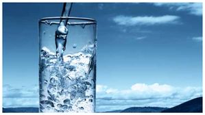 నీళ్లు తాగడం మంచిదే కానీ..? నీళ్లు తాగడంపై హద్దు మీరితే అంతే..!