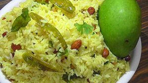 Mango recipes : ఈ వేసవిలో టేస్టీ పుల్లటి మామిడికాయ పులిహోరను చేసుకుందాం..