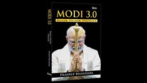 మోడీ 3.O పుస్తకం రిలీజ్.. హ్యాట్రిక్ కొడతాడంటున్న రచయిత ప్రదీప్ భండారి..