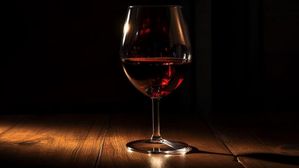 10 ఏళ్ల నుండి కంటిన్యూగా రక్తం తాగుతున్న యువతి..! రక్తమే టీ, అందులో ఆహారం..!