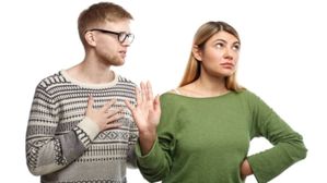 మీ భర్త ఎప్పుడూ మీ మాట వినాలనుకుంటున్నారా? చిట్కాలు ఇవే..!