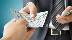 ఎన్ని కష్టాలు వచ్చినా వీళ్లను మాత్రం సహాయం అడగవద్దు..!