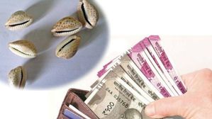 మీరు మీ అదృష్టంతో ఆర్థిక సమస్యలు పోవాలంటే ఈ రోజు నుండి మీ పర్సులో వీటిని ఉంచండి