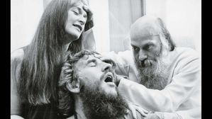 సంచలనం సృష్టించిన ఓషో సెక్స్ ఫిలాసఫీ.. పాపులరిటీ తగ్గని శృంగార గురువు..!