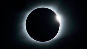 అమావాస్య రోజు పొరపాటున కూడా ఈ పనులను చేయకండి..!