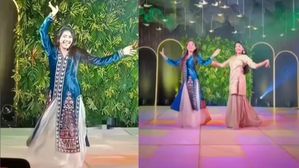 మరో సారి వార్తల్లో సెన్షేషన్ అయిన సాయిపల్లవి 'అప్సర ఆలీ' పాటకు అద్భుతమైన డ్యాన్స్  వీడియో వైరల్ గా మారింది..