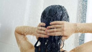 ఆ దేశంలో ప్రజలు బూడిదతో స్నానం చేస్తారు.. ఎందుకంటే?