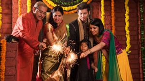 Diwali 2024: ఈ దీపావళి ఆడవారికి ఈ డ్రెస్‌లు బాగుంటాయి.. మగవారు ఇవి ట్రై చేస్తే అదిరిపోద్ది!
